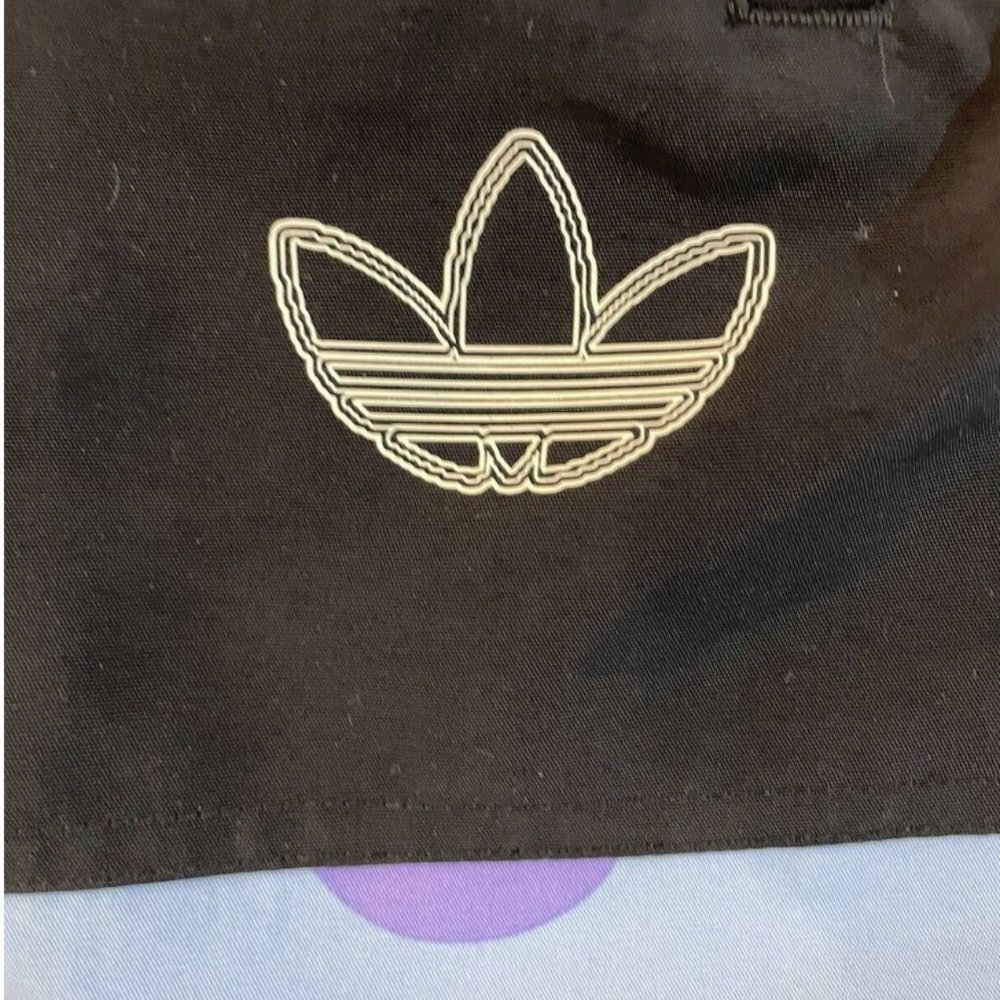 Adidas Originals Love Unites Woven Shorts Gender Neutral H43974 Size Large NWT - Picture 4 of 8